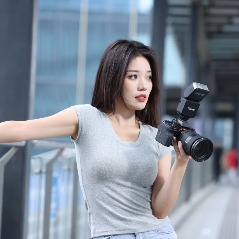 Ulanzi F32 Camera Flash GN32 1