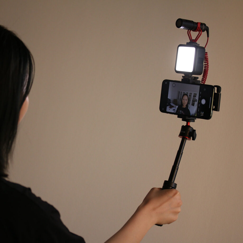 Ulanzi vl49 mini led video light แสงสว่างระดับมืออาชีพในขนาดกะทัดรัด (2)